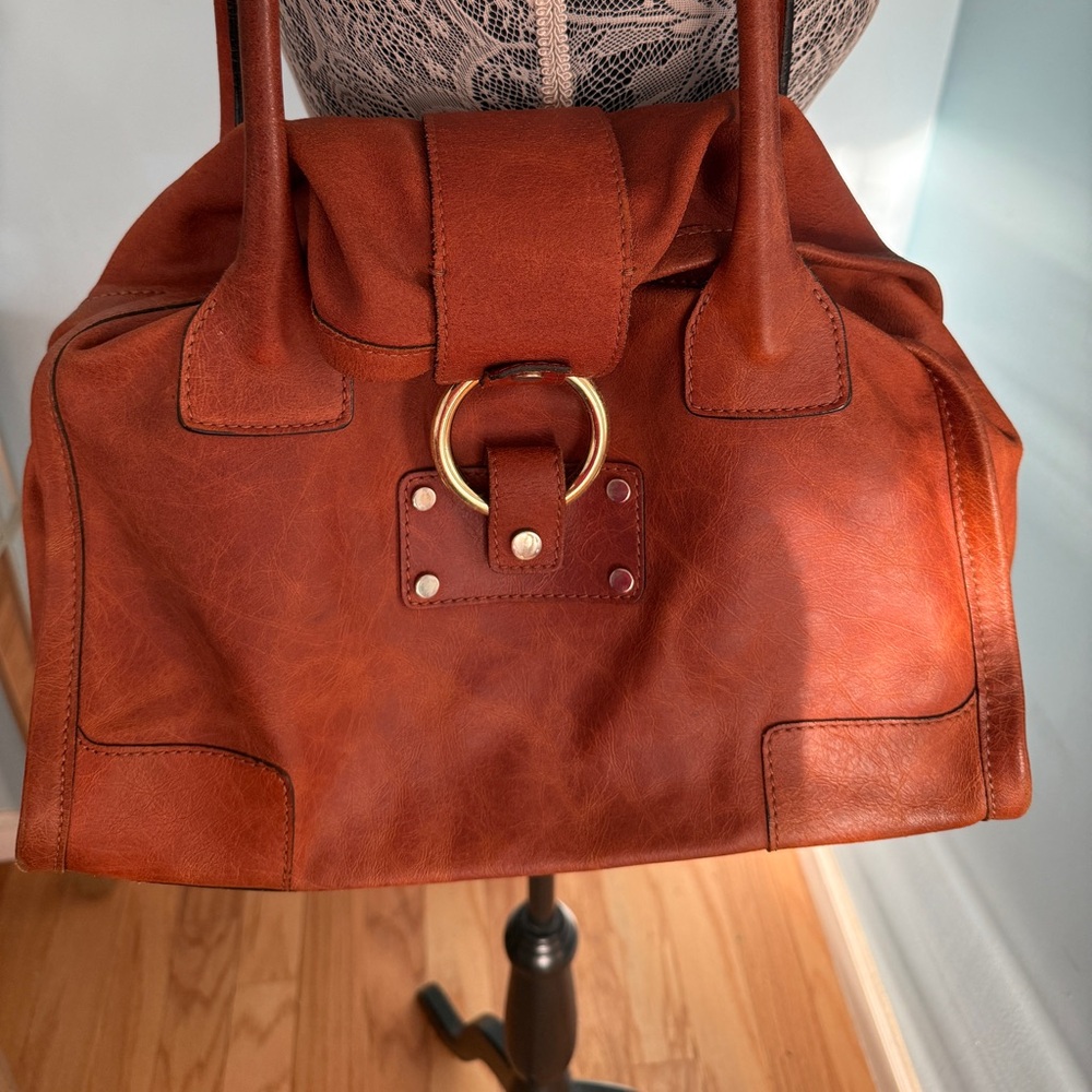 Sequoia Paris Brown Leather Purse with Structured Design and Gold Accents